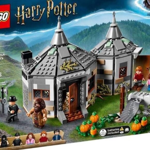 LEGO Harry Potter Hagrid's Hut: Buckbeak's Rescue - Picture 1 of 6